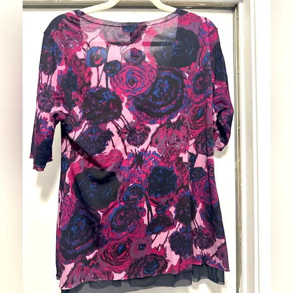 Vibrant Designer Calvin Klein Jeans Blouse - Picture 3 of 5